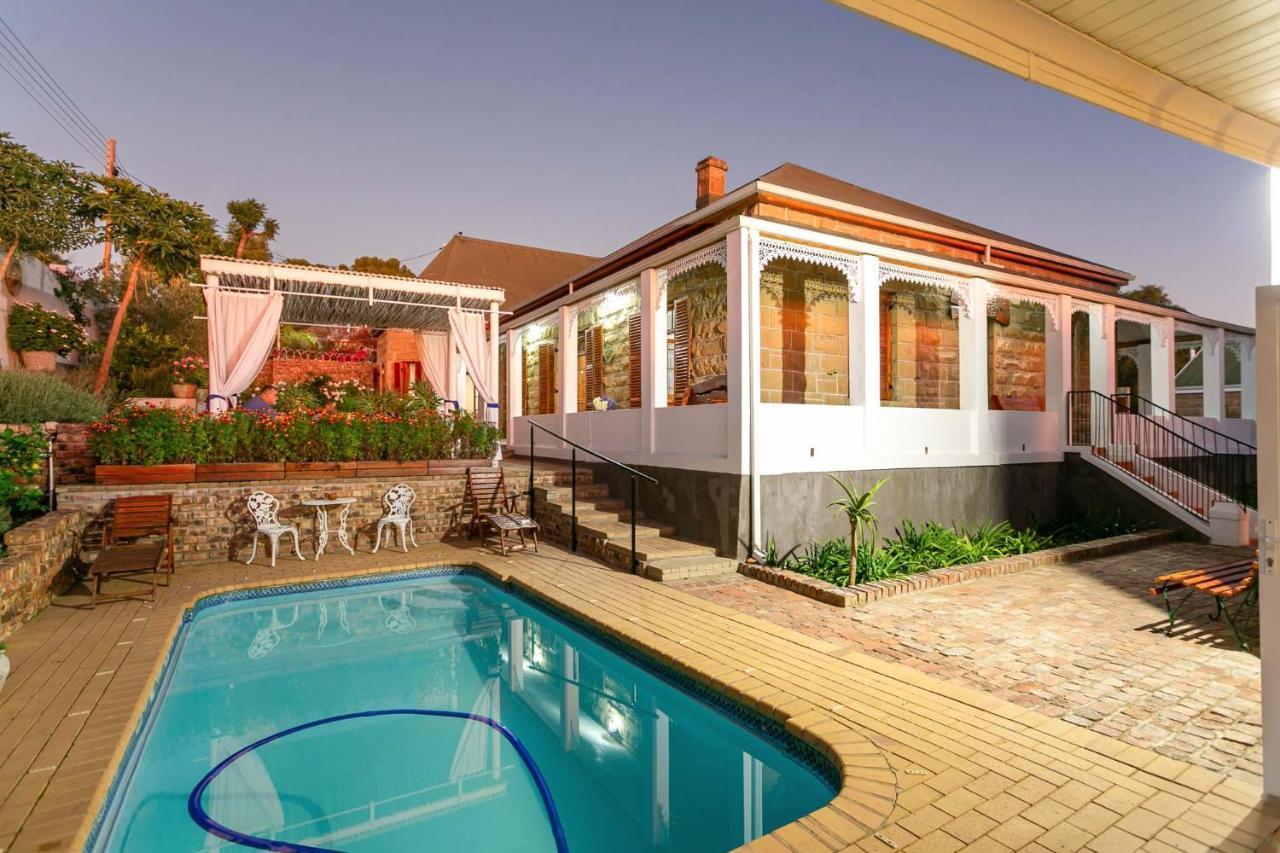 Ravenscliff Manor Hotel Oudtshoorn Exterior photo