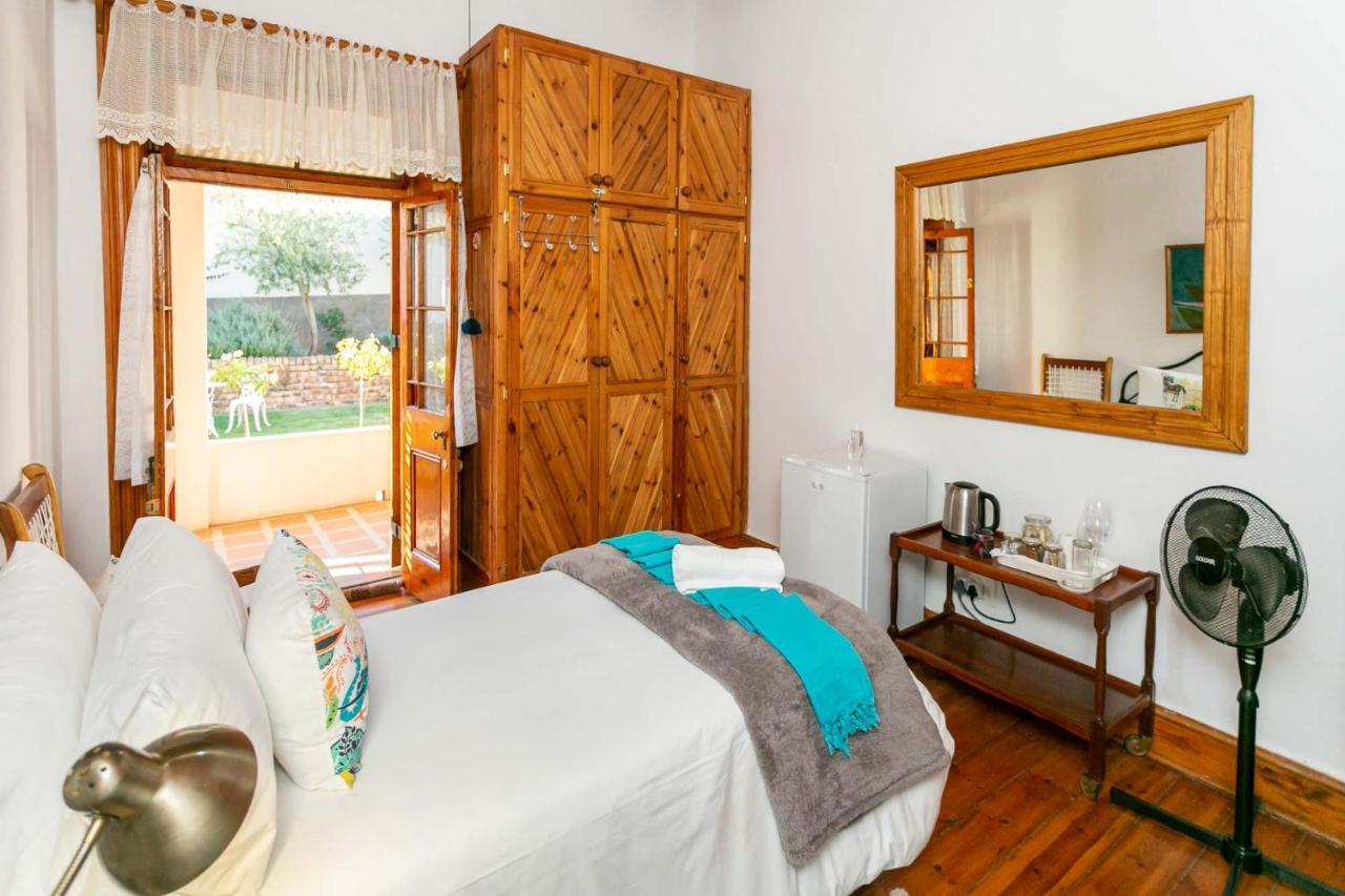 Ravenscliff Manor Hotel Oudtshoorn Exterior photo